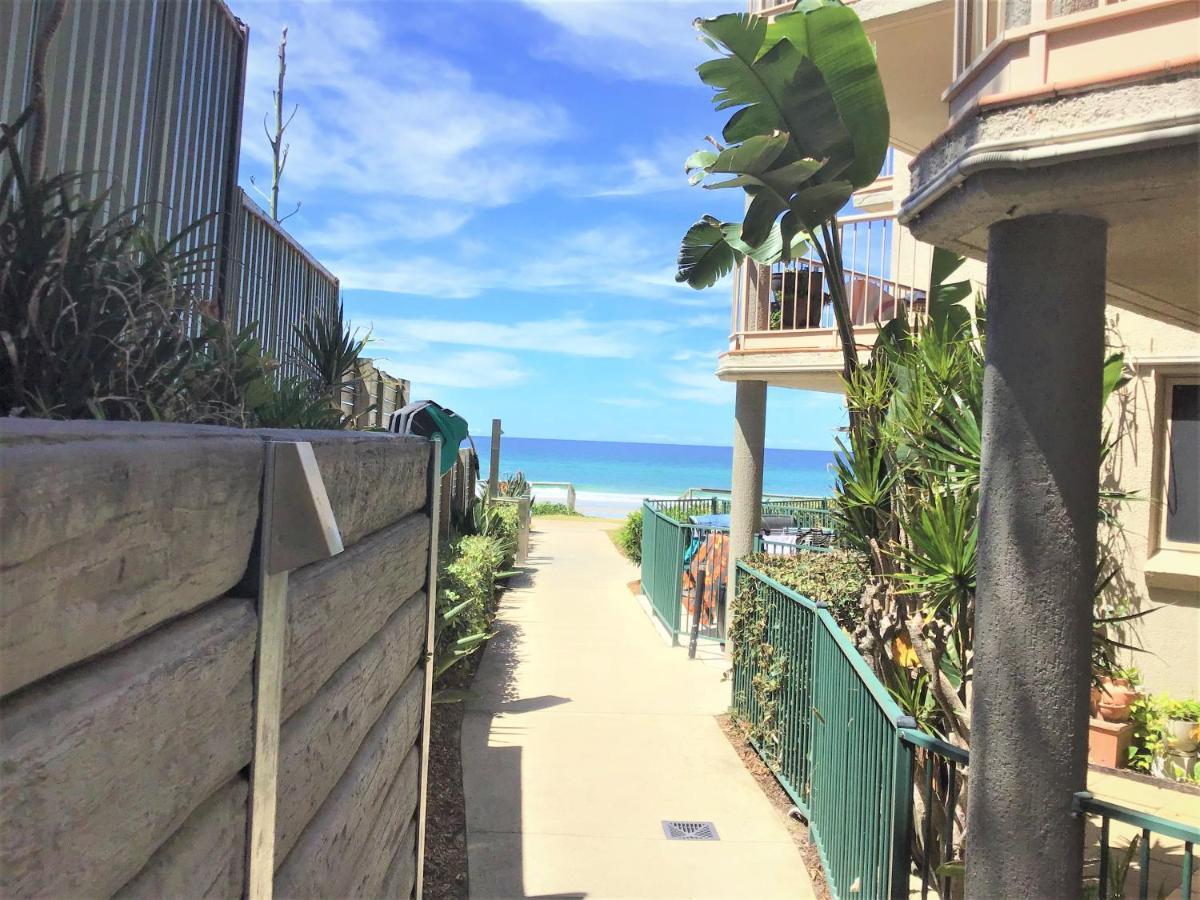 Sanctuary Beach Resort โกลด์โคสต์ ภายนอก รูปภาพ