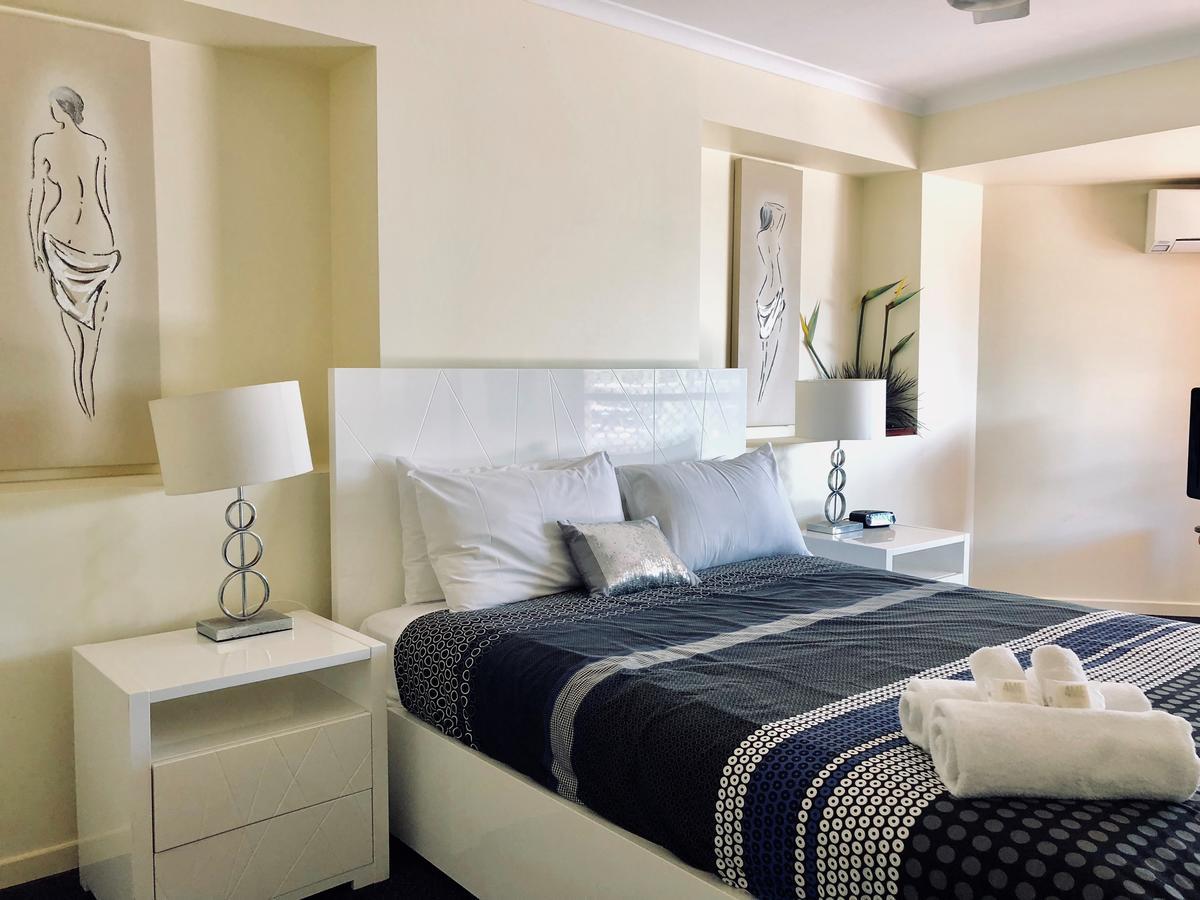 Sanctuary Beach Resort โกลด์โคสต์ ภายนอก รูปภาพ